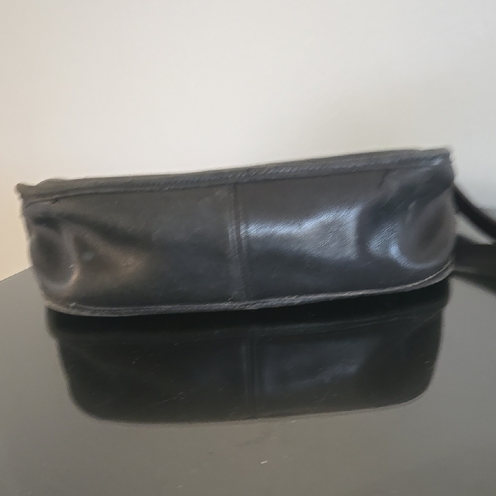 Classic Black Leather Shoulder Bag - Picture 7 of 11